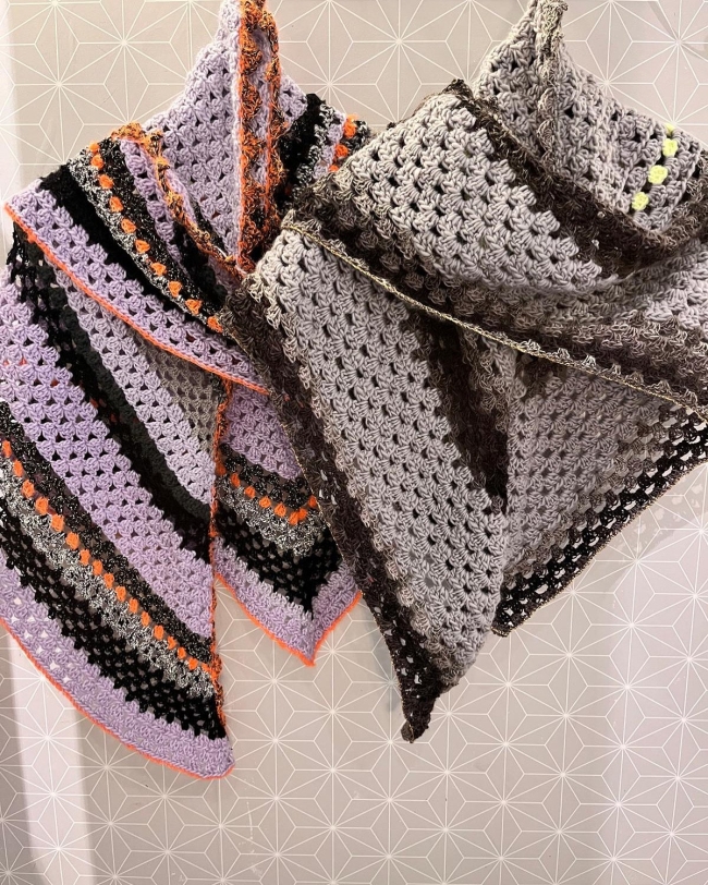 Echarpe triangle en crochet Thelma & Louise  (Nouveau)