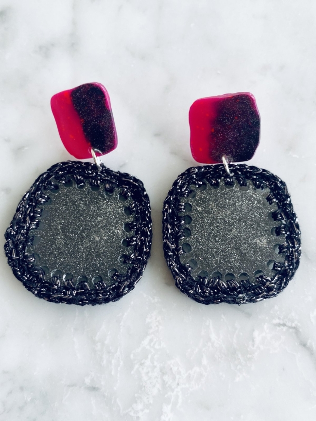 Boucles d'oreilles en résine, crochet La Ley del Deseo  (Nouveau) 