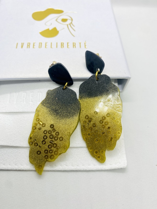 Boucles d'oreilles Subway or et rocaille en résine (Nouveau)