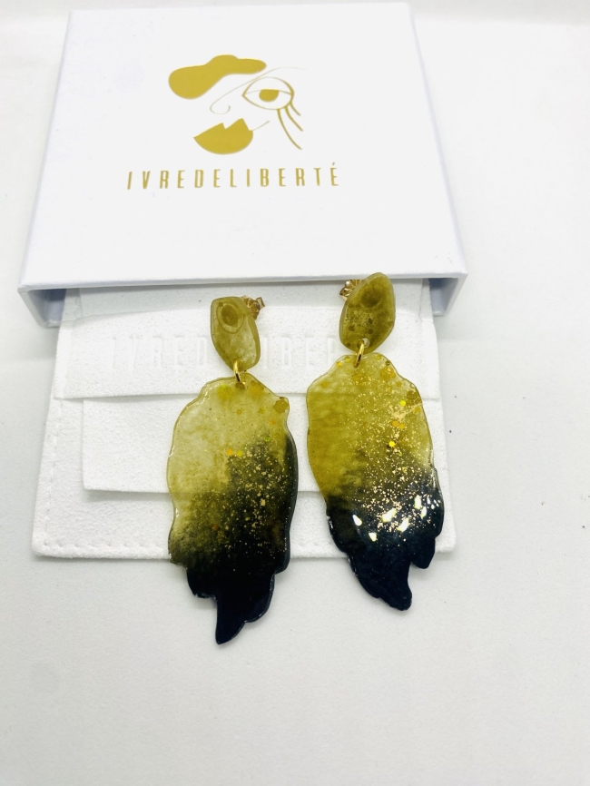 Boucles d'oreilles Subway or et paillettes en résine (Nouveau)